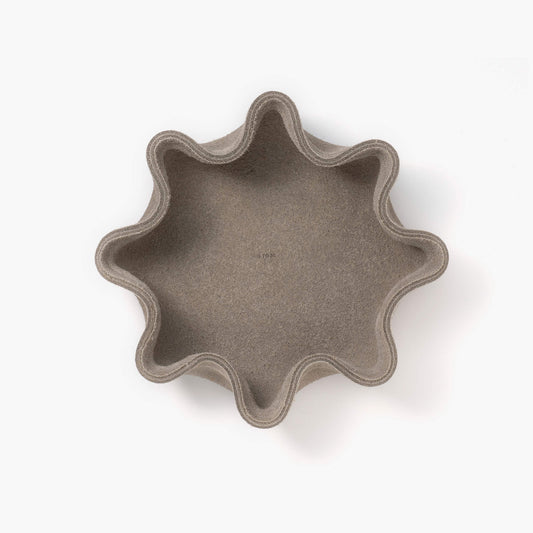 Wire work tray