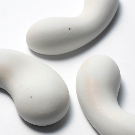 〈Perfectly Imperfect〉Hasami pen rest - Karayaki